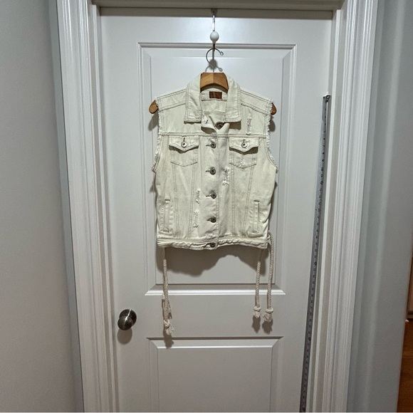 POL Jackets & Blazers - POL brand women’s junior size L Cream off white Denim Vest with rope detail